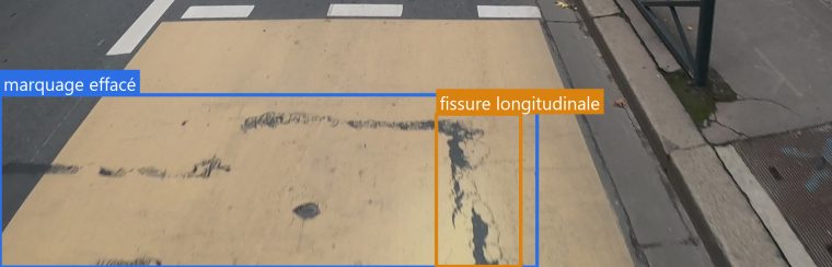 Chaussée : marquage routier effacé et fissure longitudinale entourés et étiquetés.